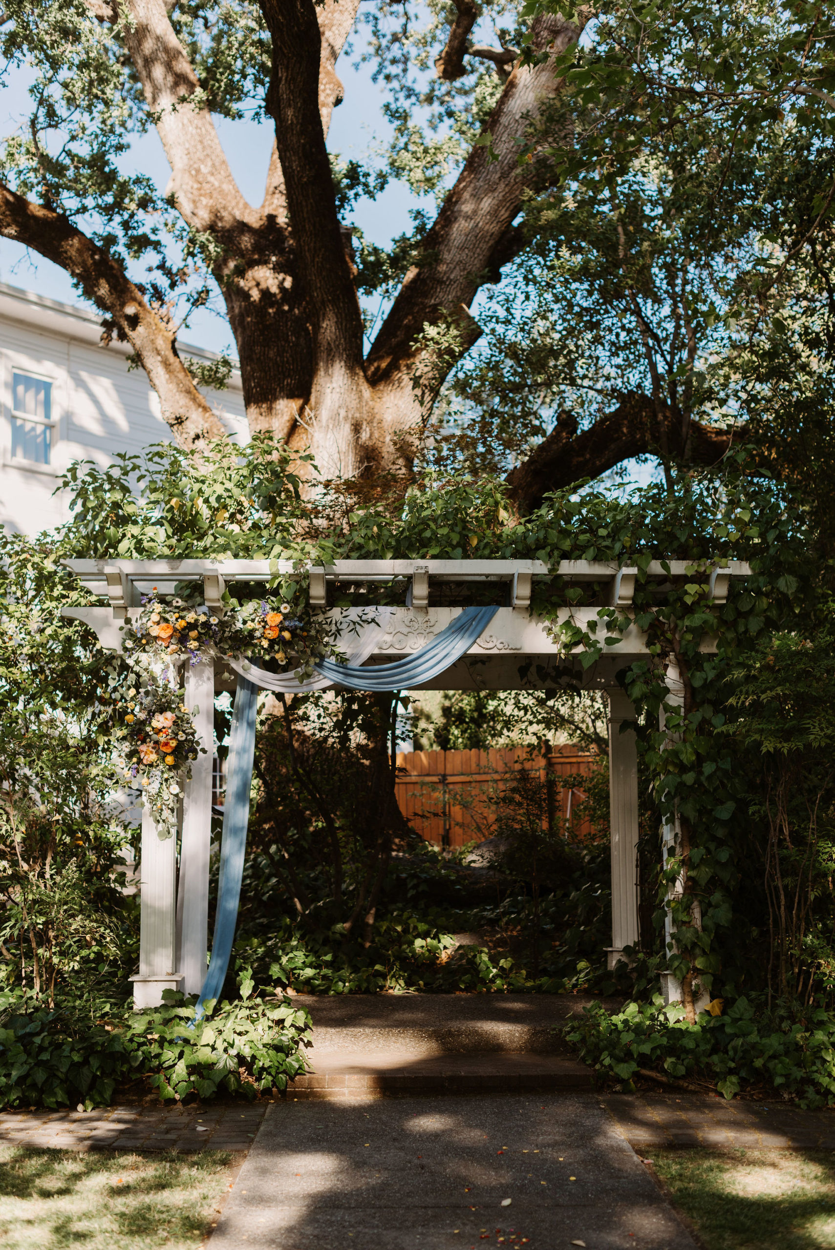 Colorful Intimate Summer Wedding Day At Newcastle Gardens