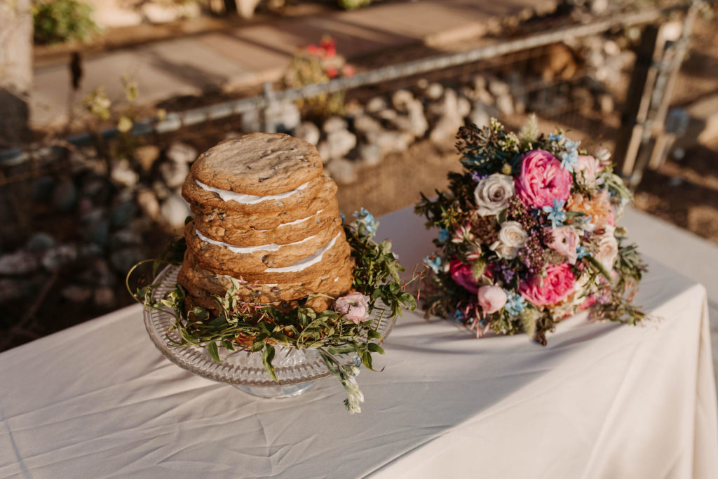 Wedding cake and spring wedding flowers