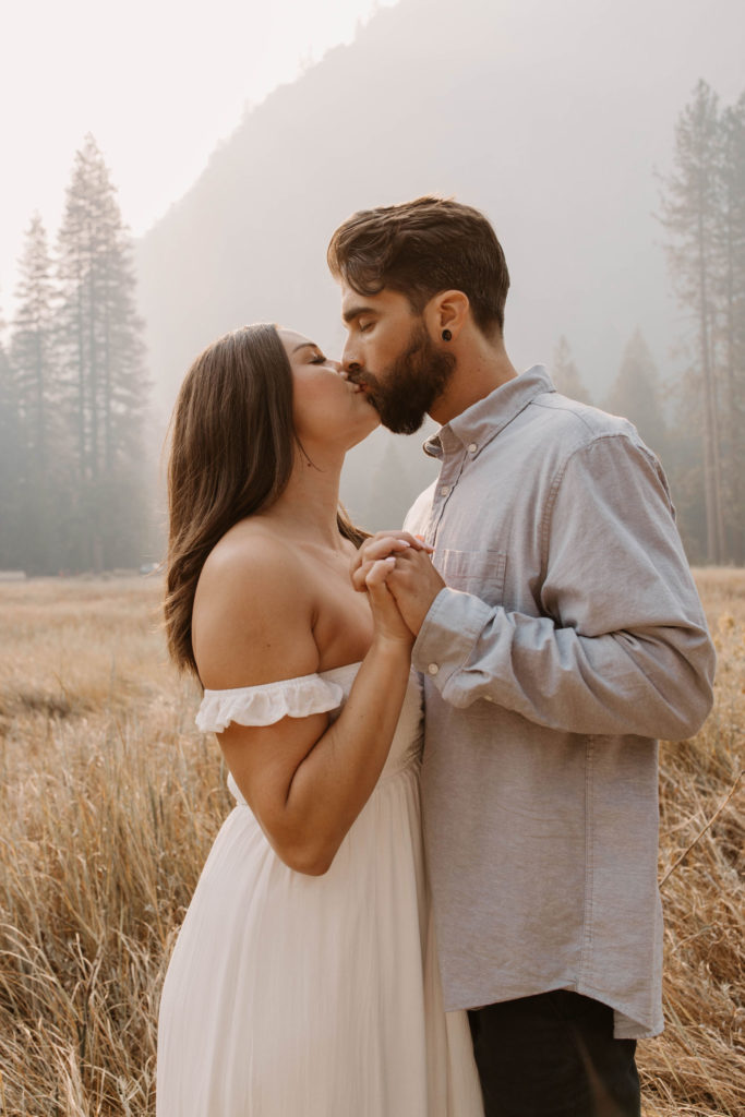 Couples Yosemite anniversary session