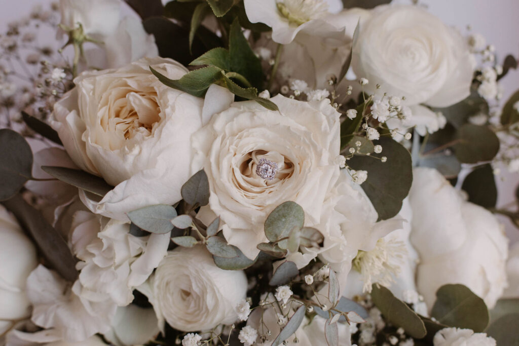 Wedding bouquet with ring 